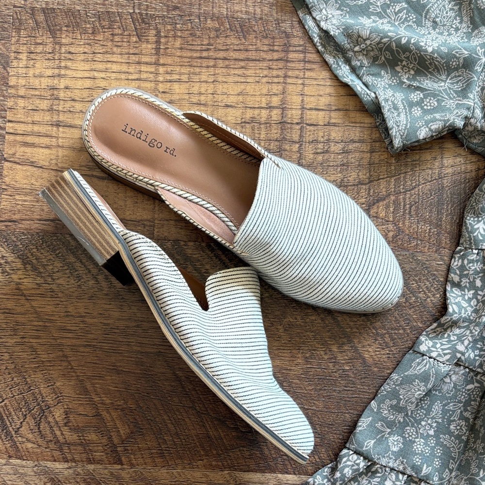 Indigo Women's Cream Striped Mules